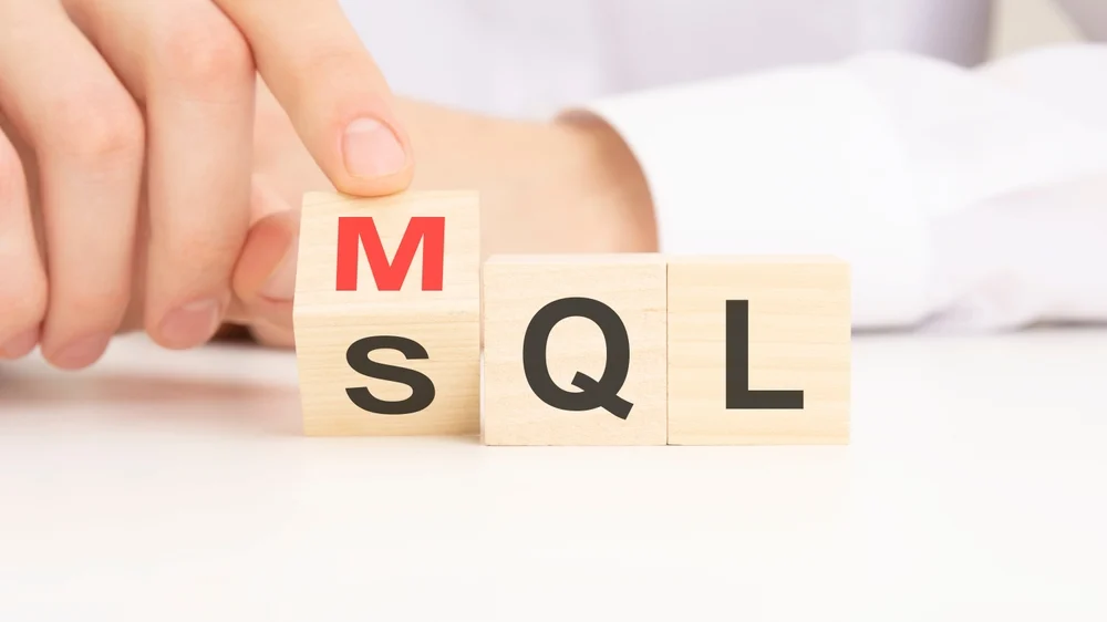 MQL vs SQL: Differences, Examples, and How to Improve MQL-to-SQL Conversion (Modern B2B Guide)
